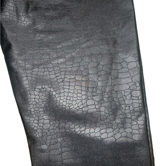 ✅Intro Tummy Control High Pull-On Stretch Faux Leather Crocodile Print Legging - Picture 8 of 8
